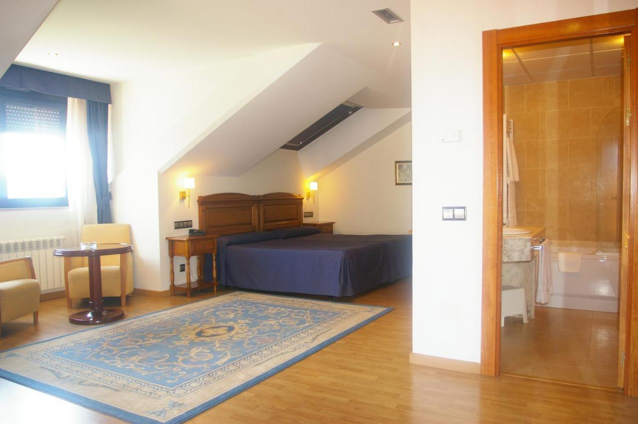 Hotel Cristina Noreña Esterno foto