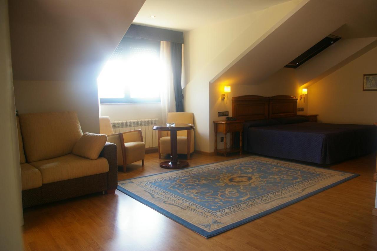 Hotel Cristina Noreña Esterno foto