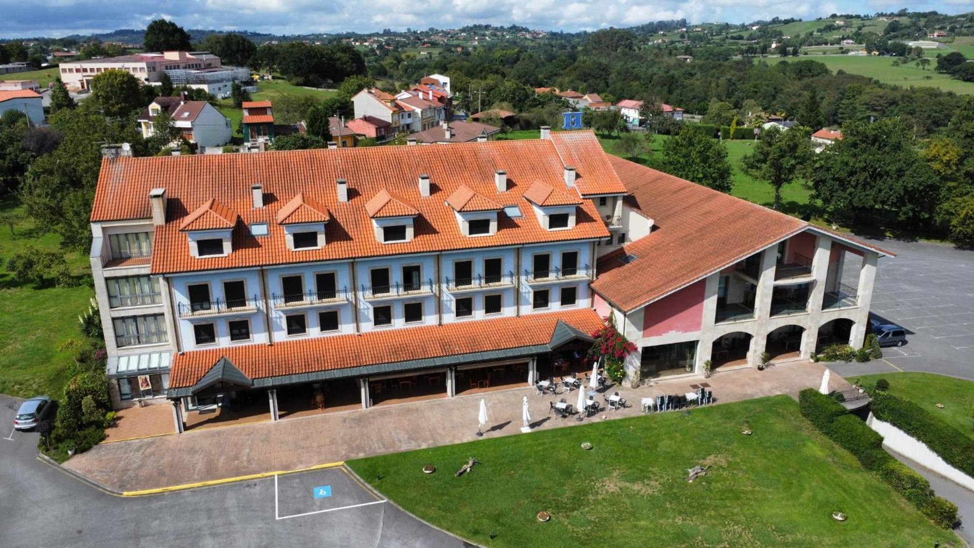Hotel Cristina Noreña Esterno foto