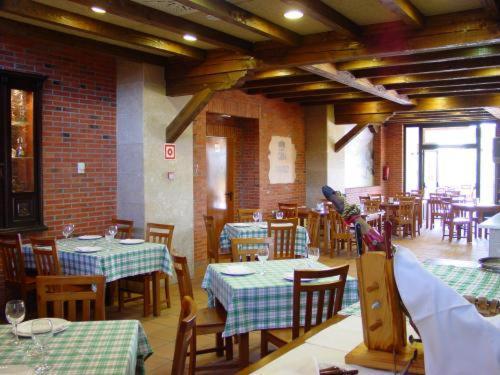 Hotel Cristina Noreña Esterno foto
